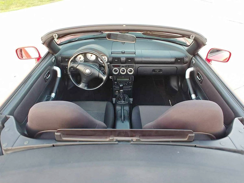 Illustration for article titled At $5,750, Could This 2003 Toyota MR2 Spyder Be Your Baby?